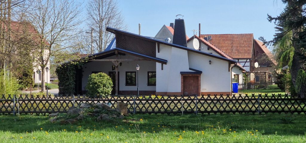 Einladende Eventlocation im Grünen – Perfekt für Feiern und Hochzeiten – Stilvolles Angebot der Landpension Am Silberberg in Oberwiera.